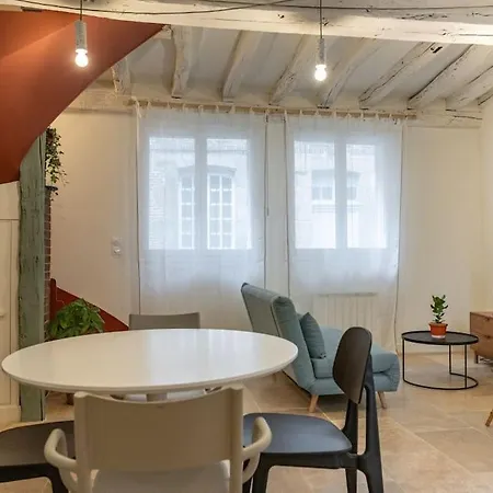 Duplex Avec Patio - Quartier Historique Μουλέν