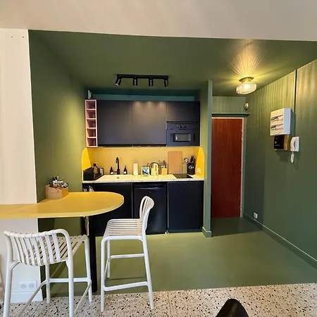 Duplex Avec Patio - Quartier Historique Μουλέν